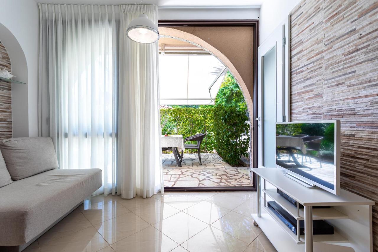 Apartments House Barbara Kornić エクステリア 写真