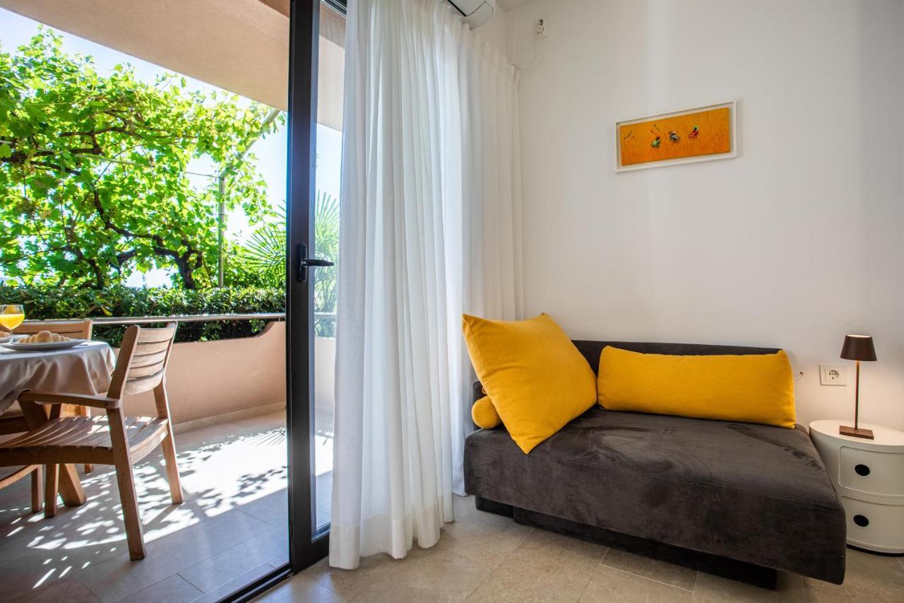 Apartments House Barbara Kornić エクステリア 写真