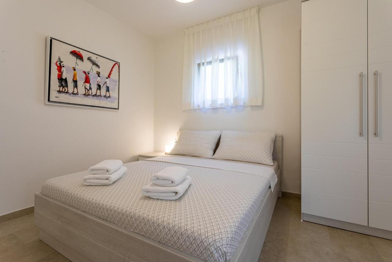 Apartments House Barbara Kornić エクステリア 写真